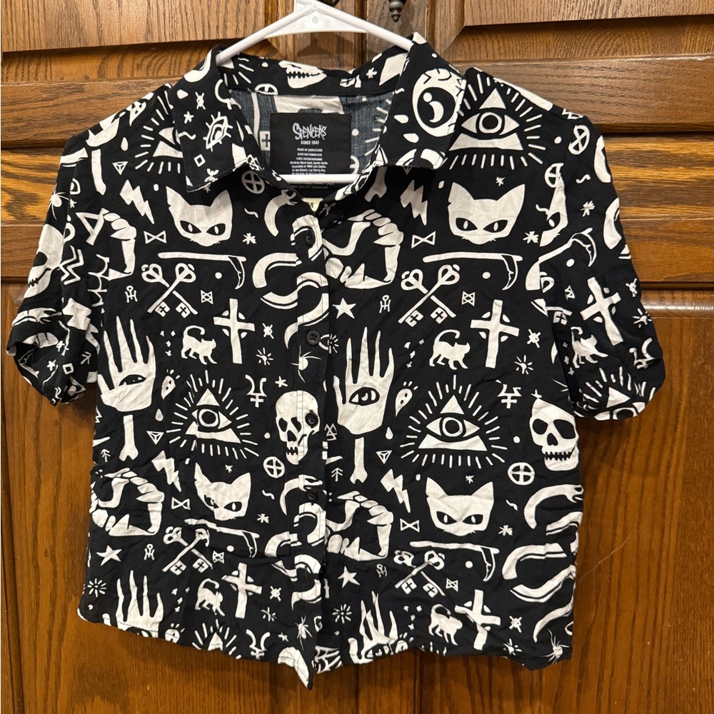 Spencer’s Mystical Icons Button Shirt Top M Medium Black/White Eyes Cats Skulls